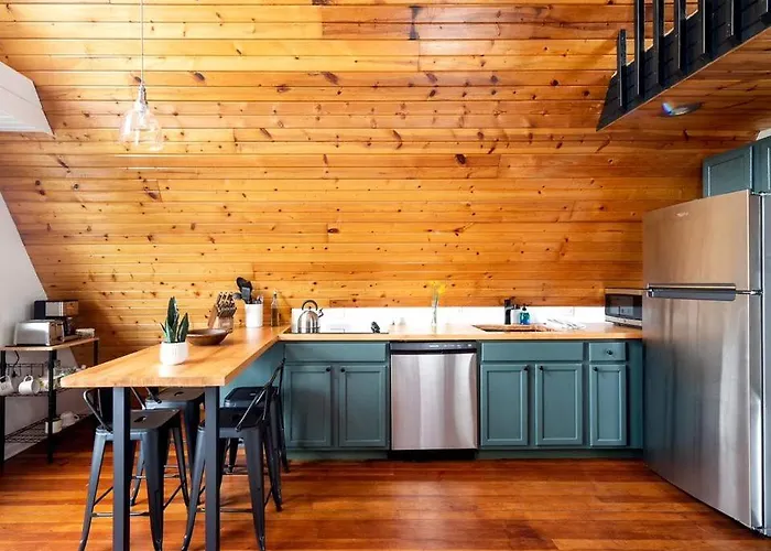Дом отдыха Breathtaking A-frame With Impressive Nature Views In Carbondale, Illinois *