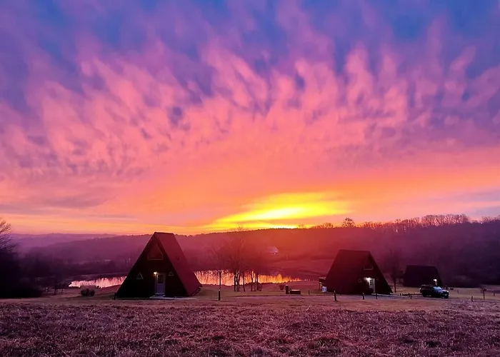 Дом отдыха Breathtaking A-frame With Impressive Nature Views In Carbondale, Illinois Makanda