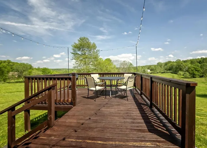 Дом отдыха Breathtaking A-frame With Impressive Nature Views In Carbondale, Illinois Makanda